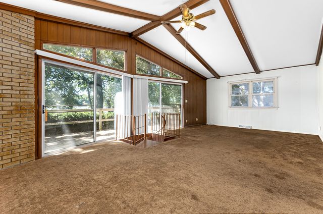 407 Holiday Drive, Lake Holiday, IL 60552