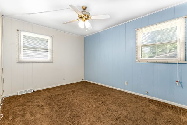 407 Holiday Drive, Lake Holiday, IL 60552