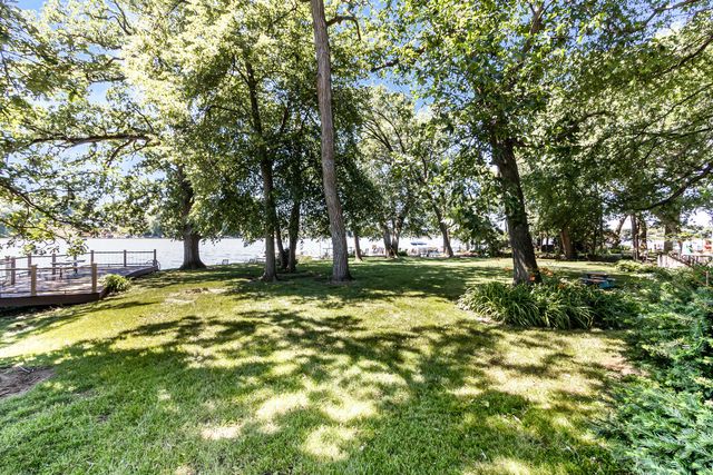 407 Holiday Drive, Lake Holiday, IL 60552