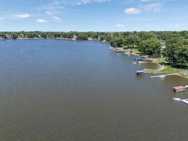 407 Holiday Drive, Lake Holiday, IL 60552