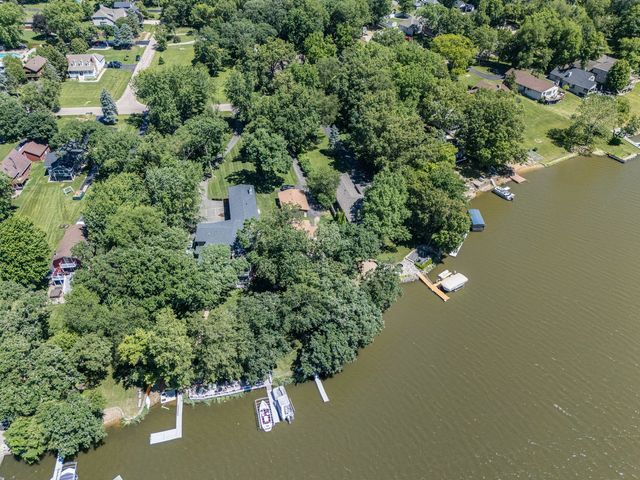 407 Holiday Drive, Lake Holiday, IL 60552