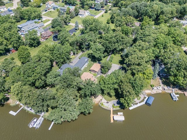 407 Holiday Drive, Lake Holiday, IL 60552