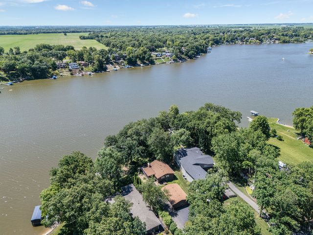 407 Holiday Drive, Lake Holiday, IL 60552