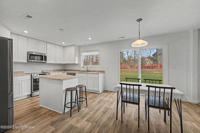 17809 Bridle Run Dr, Louisville, KY 40245