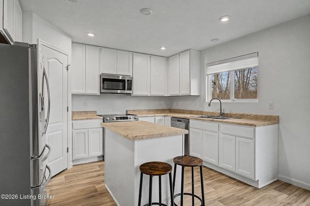 17809 Bridle Run Dr, Louisville, KY 40245