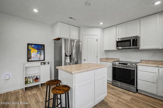 17809 Bridle Run Dr, Louisville, KY 40245