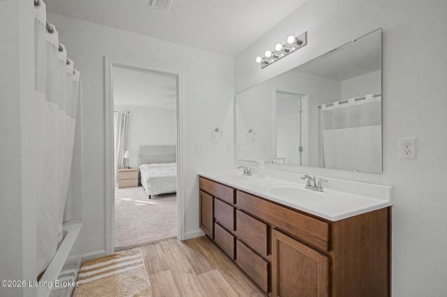 17809 Bridle Run Dr, Louisville, KY 40245