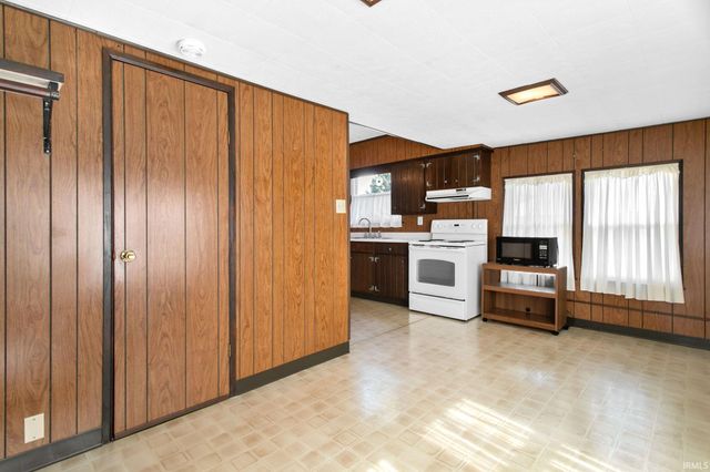 1906 Sarah Street, Mishawaka, IN 46545