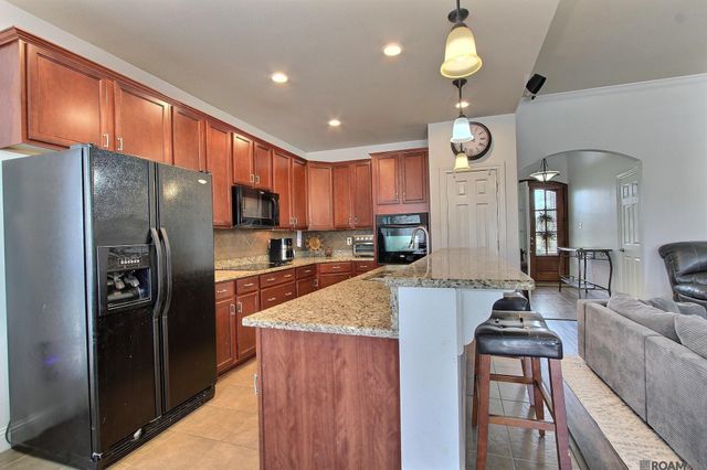 41240 Colonial Dr, Sorrento, LA 70778