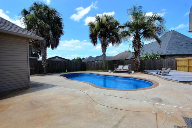 41240 Colonial Dr, Sorrento, LA 70778