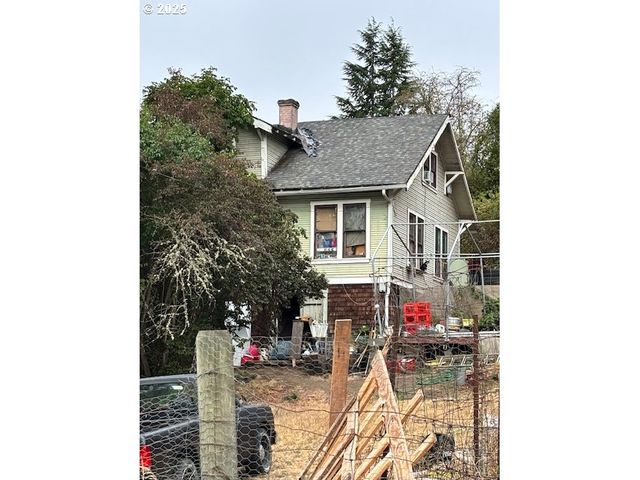 1218 Ne KLAMATH Ave, Roseburg, OR 97470