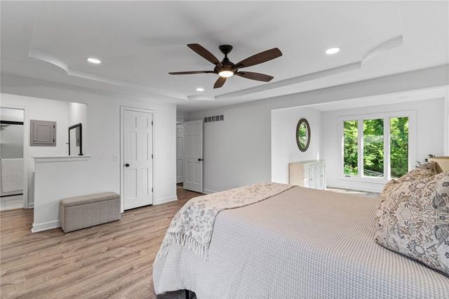 9051 HILLVIEW Drive, De Soto, KS 66018
