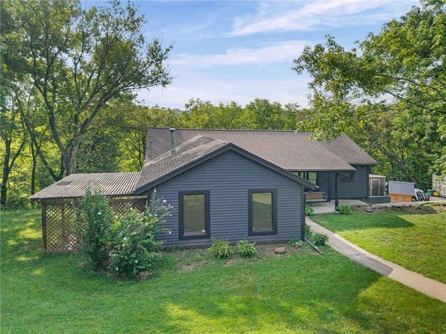 9051 HILLVIEW Drive, De Soto, KS 66018