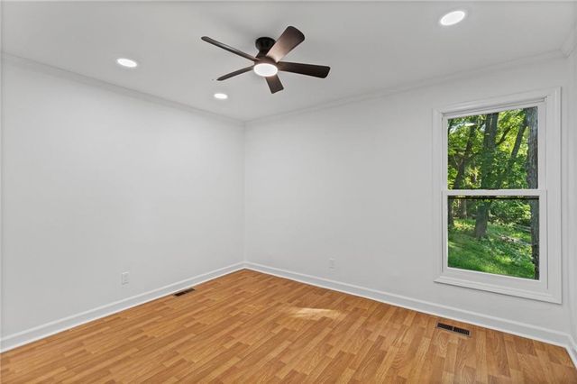 9051 HILLVIEW Drive, De Soto, KS 66018