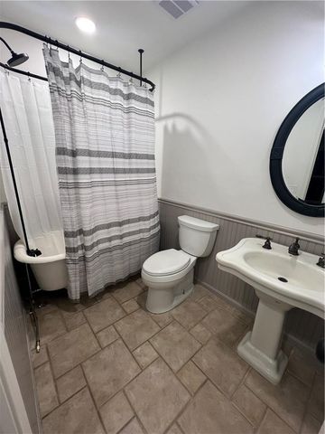 9051 HILLVIEW Drive, De Soto, KS 66018
