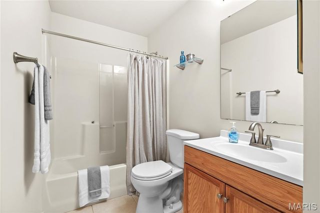 1 Monarch Trace Court 303, Chesterfield, MO 63017