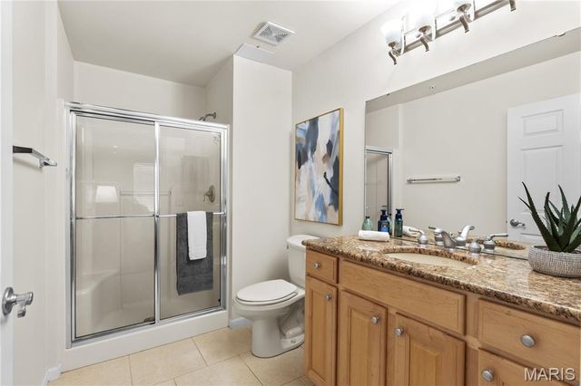1 Monarch Trace Court 303, Chesterfield, MO 63017