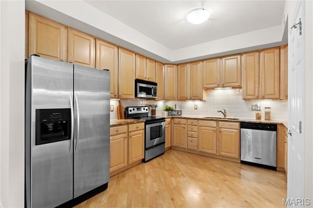 1 Monarch Trace Court 303, Chesterfield, MO 63017
