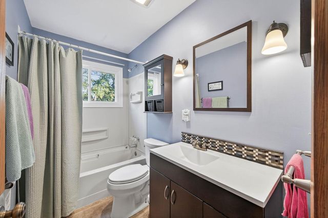 2735 Delaware Avenue, North Saint Paul, MN 55109