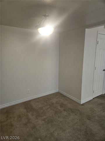5060 Indian River Drive 377, Las Vegas, NV 89103