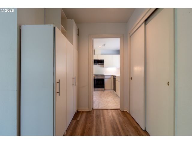 17027 Sw VERSAILLES Ln, Portland, OR 97224
