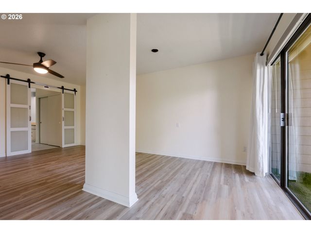 17027 Sw VERSAILLES Ln, Portland, OR 97224