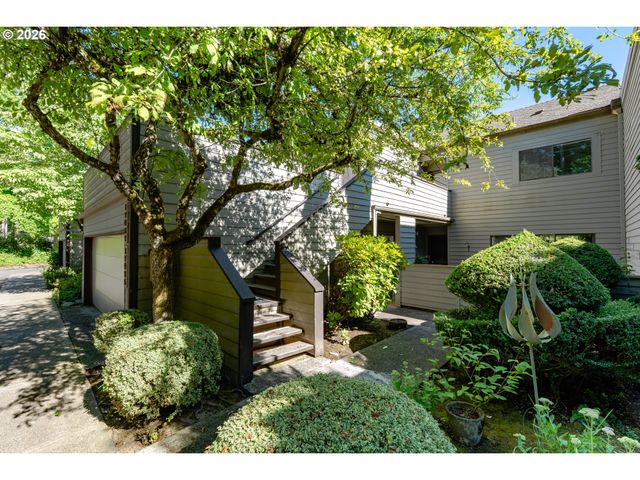 17027 Sw VERSAILLES Ln, Portland, OR 97224