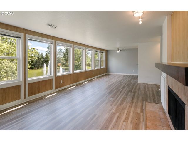 17027 Sw VERSAILLES Ln, Portland, OR 97224