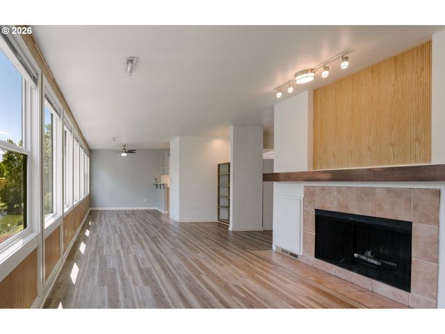 17027 Sw VERSAILLES Ln, Portland, OR 97224