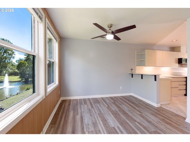 17027 Sw VERSAILLES Ln, Portland, OR 97224