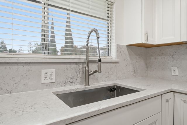 273 E Gannon Drive, Tulare, CA 93274