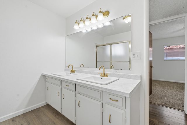 273 E Gannon Drive, Tulare, CA 93274