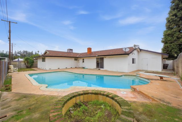 273 E Gannon Drive, Tulare, CA 93274