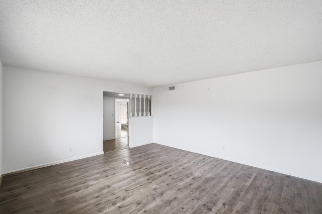 273 E Gannon Drive, Tulare, CA 93274