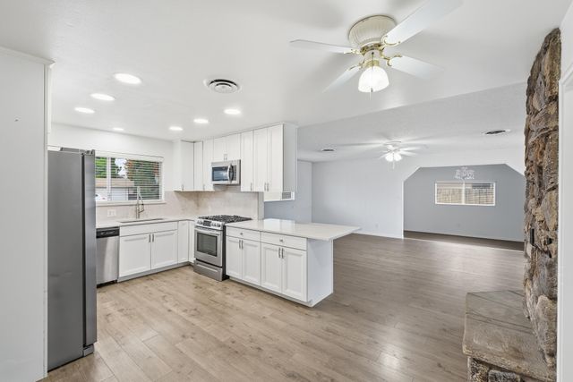 273 E Gannon Drive, Tulare, CA 93274