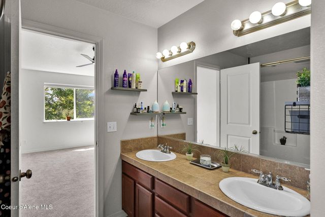 1302 N Moonstone ST, Post Falls, ID 83854