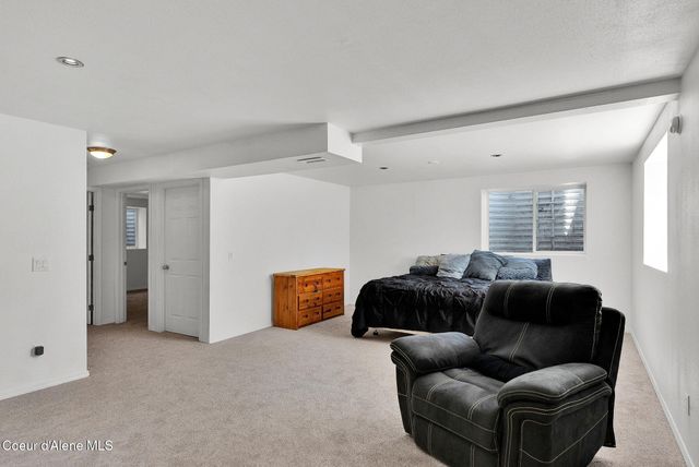 1302 N Moonstone ST, Post Falls, ID 83854