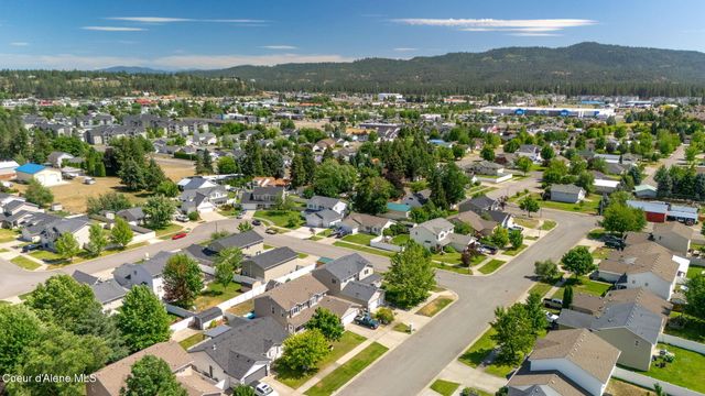1302 N Moonstone ST, Post Falls, ID 83854