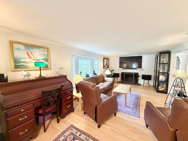 32 Moore Road, Wayland, MA 01778