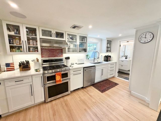32 Moore Road, Wayland, MA 01778