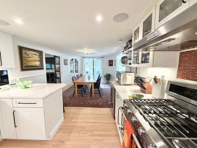32 Moore Road, Wayland, MA 01778