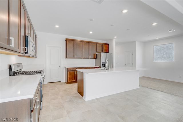 8072 Warrenview Street, Las Vegas, NV 89113