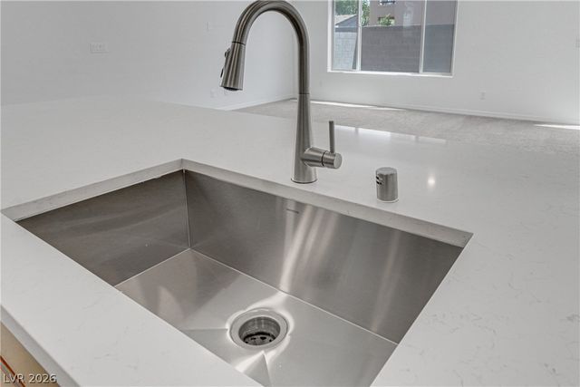 8072 Warrenview Street, Las Vegas, NV 89113