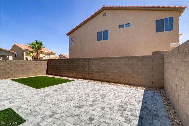 8072 Warrenview Street, Las Vegas, NV 89113