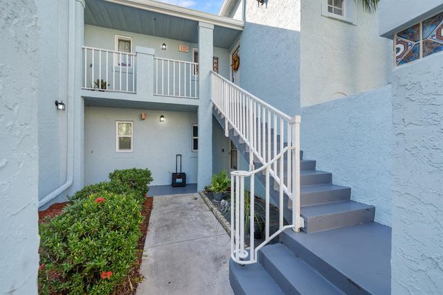 1616 SE Green Acres Circle M204, Port Saint Lucie, FL 34952