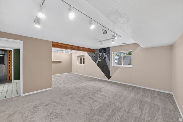10043 S GRANITE LN, Sandy, UT 84092
