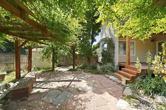 10043 S GRANITE LN, Sandy, UT 84092