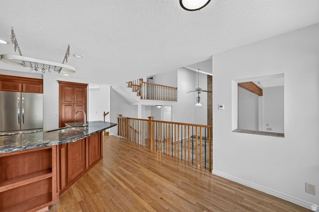 10043 S GRANITE LN, Sandy, UT 84092