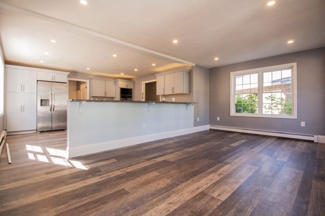 126 Sears Island Dr, Worcester, MA 01606