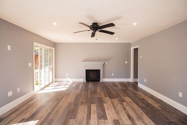 126 Sears Island Dr, Worcester, MA 01606